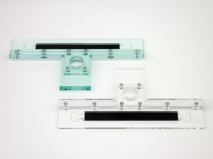 ズレない印矩Ｔ型,軽く押さえるだけで正確に固定でき、緩めると滑らかに位置調整が可能な独自のスリット構造により、安定性と作業効率を両立した印矩「スリット印矩・Ｔ型」,NonSlipInkuTtype